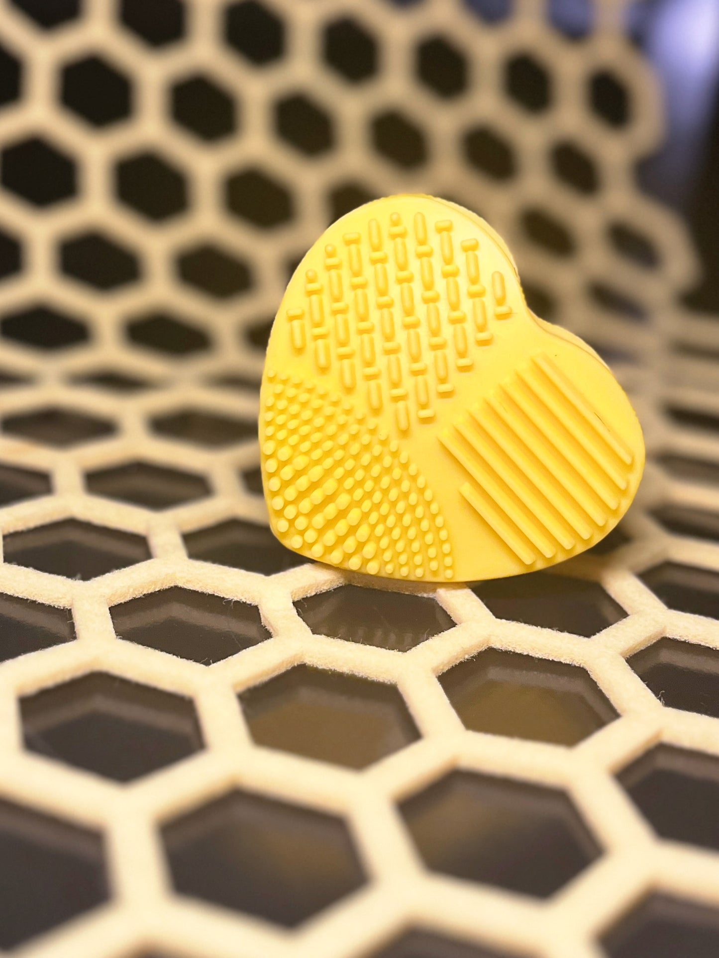 HunnieComb Mini Makeup Brush Cleaner